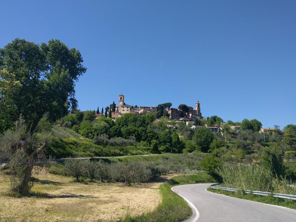 Casa Ghibellina Apartment Castelbellino Bagian luar foto